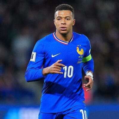 Mbappé enfrenta o Brasil pela primeira vez e revive tradição de craques franceses diante da Seleção