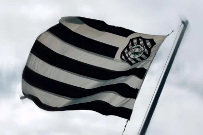 Figueirense quebra invencibilidade do Amazonas e volta a vencer após duas rodadas