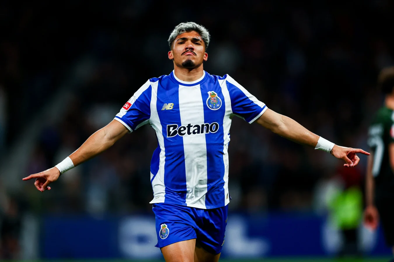 William Gomes, ex-São Paulo, vira artilheiro do Porto aos 20 anos e mantém sonho de Seleção