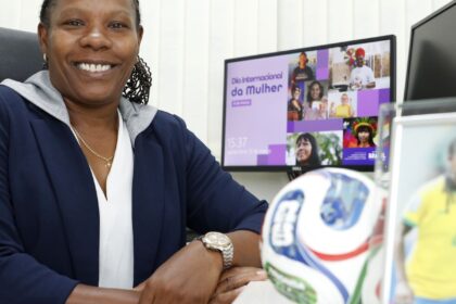 Avanço do futebol feminino exige ambiente seguro e formação de base, diz Formiga