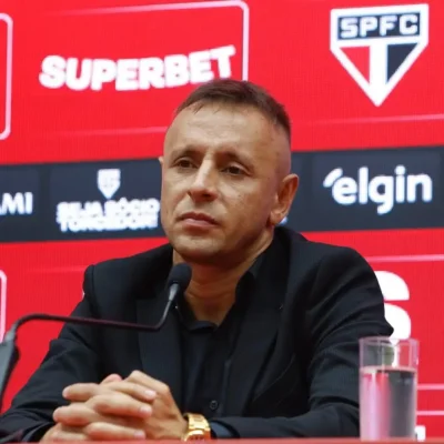 Rafinha reforça confiança em Roger Machado e diz que São Paulo está “no caminho certo”