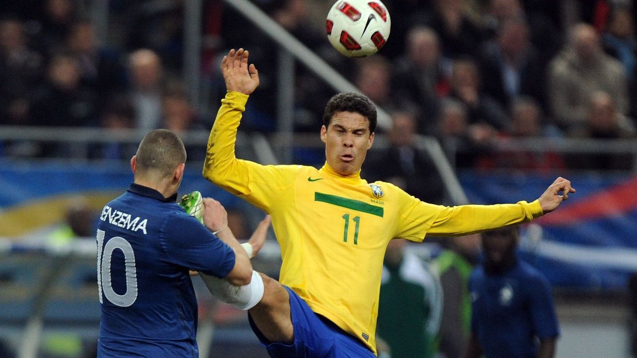 Hernanes revive lance de expulsão contra a França, revisita trajetória na seleção e lamenta ausência na era Tite - Imagem do artigo