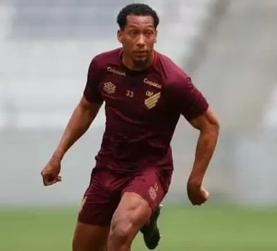 Sport confirma contratação do zagueiro Habraão, ex-Athletico-PR