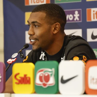 Rayan descreve características em coletiva após primeira convocação à Seleção
