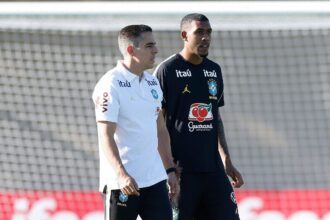 Rayan celebra primeira convocação, lembra raízes no Vasco e busca espaço com Ancelotti na Seleção