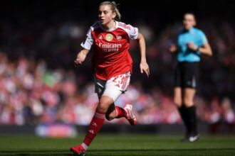 Alessia Russo reencontra o Chelsea nas quartas da Champions feminina como destaque do Arsenal