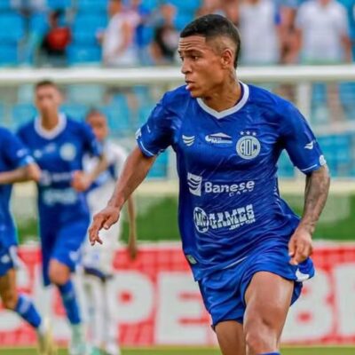 Confiança confirma retorno do atacante Breyner Camilo após passagem pelo Botafogo-PB