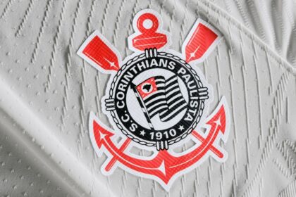 Corinthians realiza penúltima atividade e foca ajustes táticos para duelo com o Fluminense
