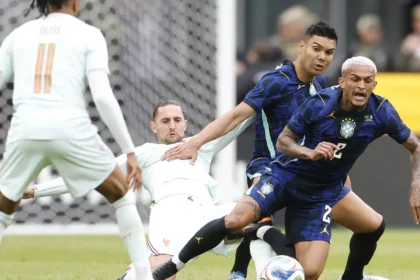 Seleção brasileira é superada pela França por 2 a 1 em amistoso em Boston