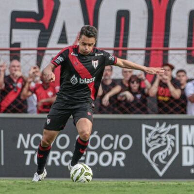 Náutico confirma contratação definitiva do lateral-direito Matheus Ribeiro