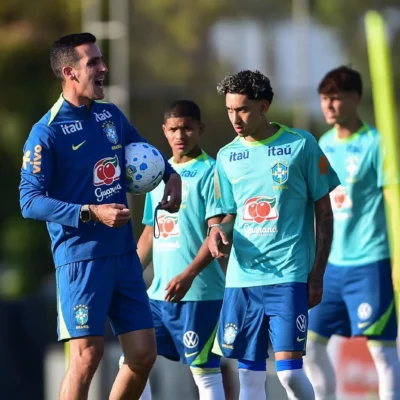 Paulo Victor estreia no comando da Seleção Sub-20 em amistoso contra o Paraguai