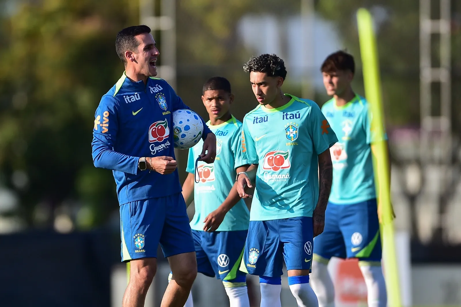 Paulo Victor estreia no comando da Seleção Sub-20 em amistoso contra o Paraguai - Imagem do artigo