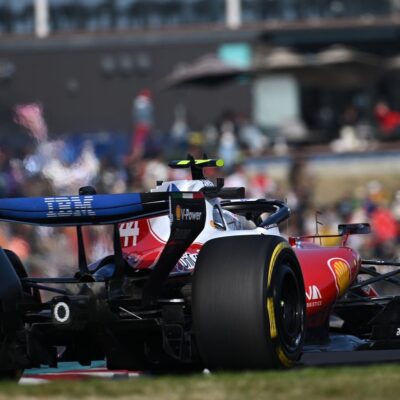 Hamilton aponta falta de velocidade e equilíbrio do carro após treinos de sexta-feira em Suzuka