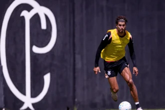 Corinthians confirma permanência de Pedro Raul para a fase de grupos da Libertadores