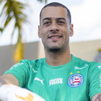 Bahia anuncia goleiro Léo Vieira, ex-Chapecoense, com contrato até o fim de 2026