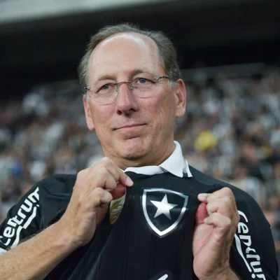 Botafogo abre semana decisiva em busca de novo técnico; Crespo é favorito