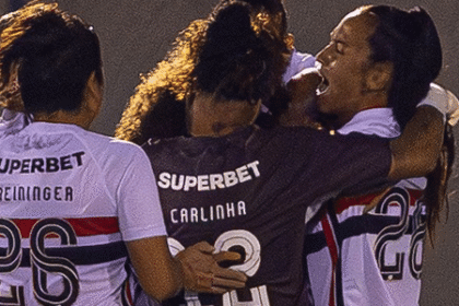 São Paulo domina clássico, faz 3 a 0 e encerra invencibilidade do Palmeiras no Brasileirão Feminino