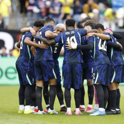 Derrota para a França tira Brasil do Top 5 da Fifa e preocupa torcedores