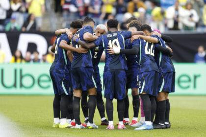 Derrota para a França tira Brasil do Top 5 da Fifa e preocupa torcedores