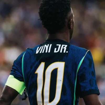 Atuação discreta de Vini Jr. contra a França não abala confiança de Ancelotti