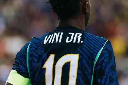 Atuação discreta de Vini Jr. contra a França não abala confiança de Ancelotti