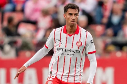 Vitor Reis, zagueiro do Girona ligado ao Manchester City, recebe primeira convocação de Ancelotti