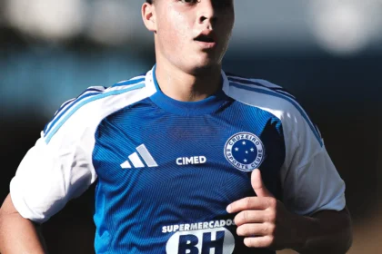 Joia da Copinha troca Cruzeiro por Metalist e inicia carreira profissional em Kiev mesmo sob conflito armado