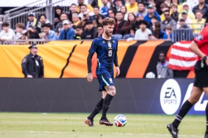 Léo Pereira diz viver sonho na Seleção e avalia jogada que resultou em gol de Mbappé