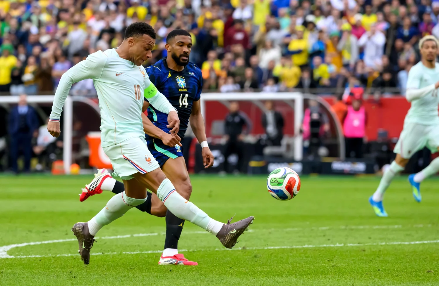 Colômbia e França se enfrentam em amistoso neste domingo nos Estados Unidos - Imagem do artigo
