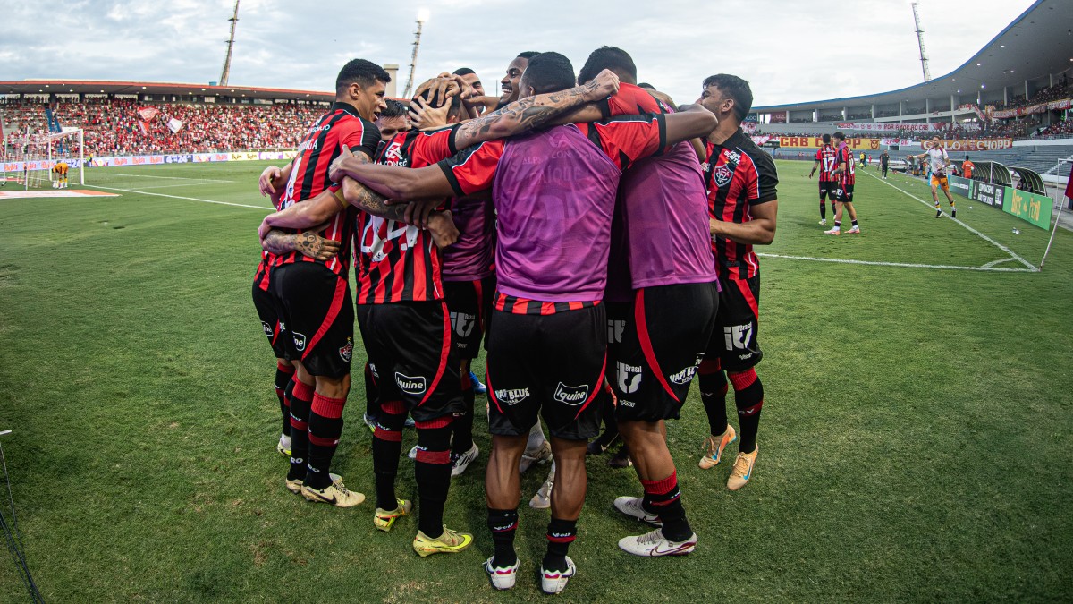 Vitória derrota CRB em duelo de seis gols e conquista primeiros pontos no Nordestão - Imagem do artigo