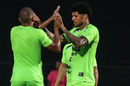 Santa Cruz faz 3 a 0 no Treze em jogo-treino no Arruda