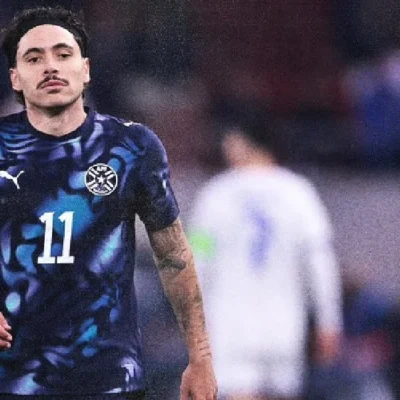 Maurício estreia pelo Paraguai, agrada à comissão técnica e sonha com a Copa