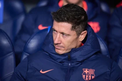 Barcelona propõe renovação a Lewandowski com corte de 50% no salário
