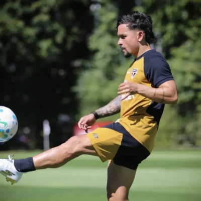 Artur inicia treinos no São Paulo, elogia grupo e torcida na apresentação