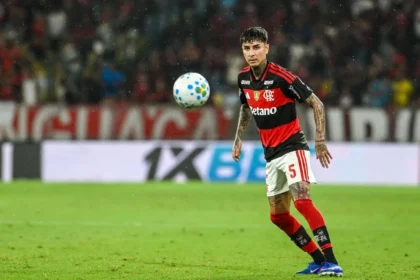 Cláusula reduzida expõe Flamengo a possível saída de Erick Pulgar em 2026