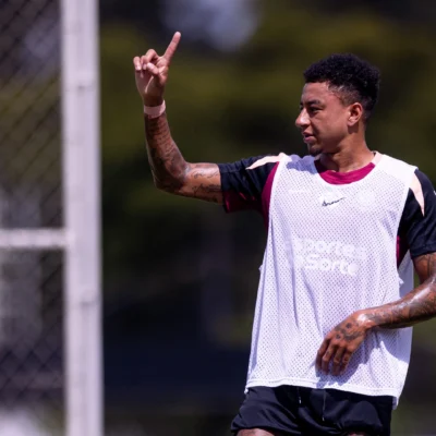 Corinthians intensifica ajustes táticos antes de enfrentar o Fluminense no Maracanã