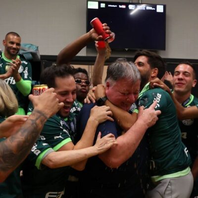 Anderson Barros relata como críticas da torcida do Palmeiras afetam sua família