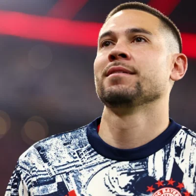 Bayern de Munique anuncia saída de Raphael Guerreiro ao fim da temporada 2025/26