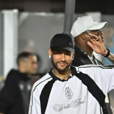 Neymar reclama de “pressão massacrante” sobre jogadores de futebol no Brasil