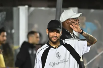Neymar reclama de “pressão massacrante” sobre jogadores de futebol no Brasil