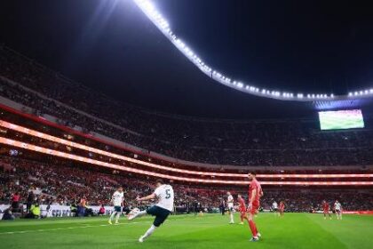 Torcedor morre ao cair da área VIP antes de México x Portugal na reabertura do Estádio Azteca