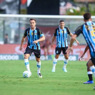 Grêmio corre contra o tempo para renovar com quatro titulares que ficam sem contrato em 2026