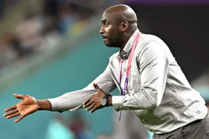 Gana dispensa Otto Addo 72 dias antes da Copa após derrota para a Alemanha