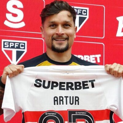 Artur Victor é apresentado no São Paulo e revela ligação decisiva de Roger Machado