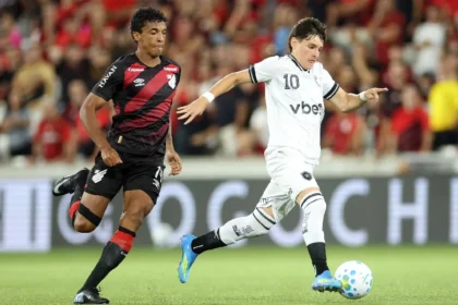 Derrota por 4 a 1 expõe momento crítico do Botafogo dentro e fora de campo