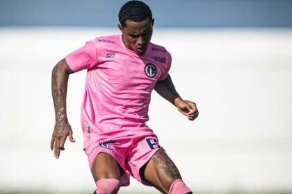 Sergipe anuncia lateral Quadrado como novo reforço para a disputa da Série D