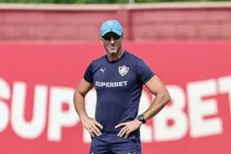 Zubeldía mantém rotina intensa no Fluminense mesmo após cirurgia cardíaca