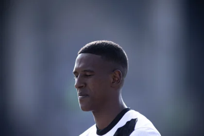 Imagem destacada Renato Gaúcho testa defesa do Vasco em duelo com Coritiba