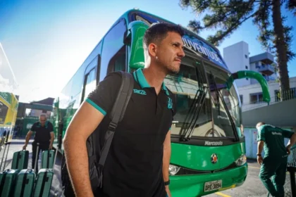 Imagem destacada Sob protestos da torcida, Barbieri diz que Juventude evoluiu mesmo sem vencer Novorizontino