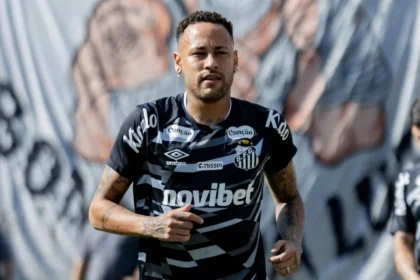 Imagem destacada Neymar treina sem restrições e deve começar jogando pelo Santos diante do Remo